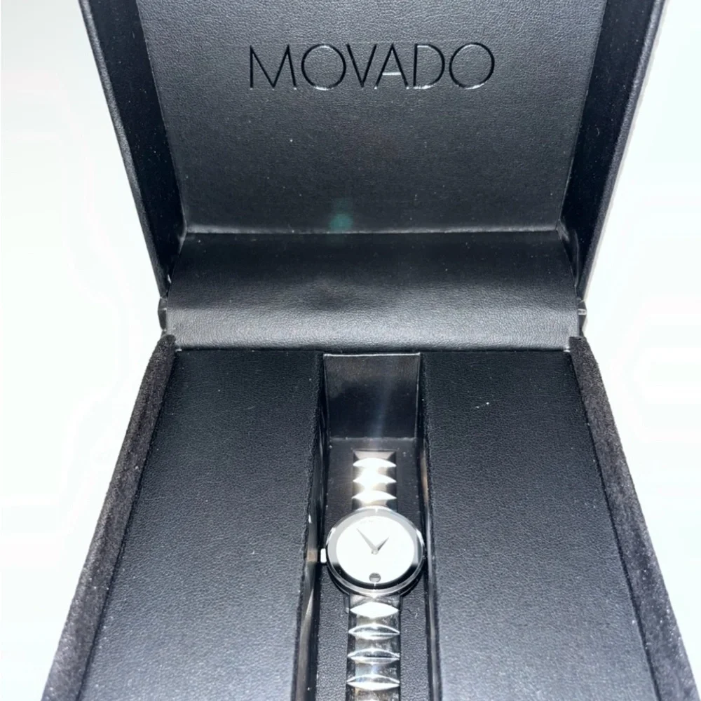 Movado Women’s Mother of Pearl Watch - Picture 8 of 10